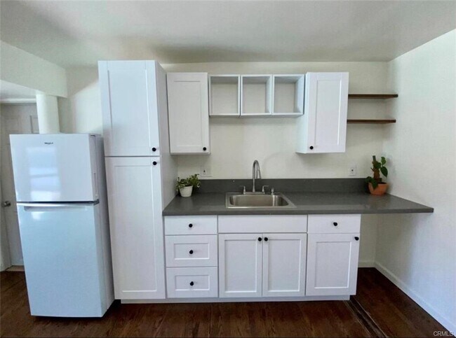 Foto del edificio - 832 E 7th St