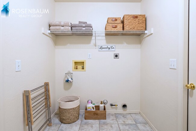 Foto del edificio - 8079 E Tranquil Blvd