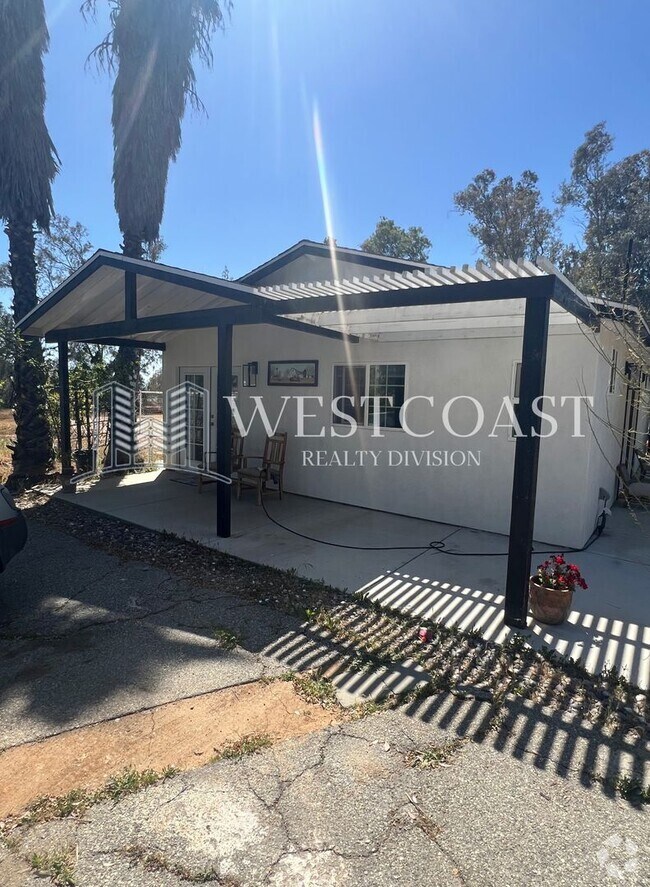 Building Photo - 35975 Glen Oaks Rd
