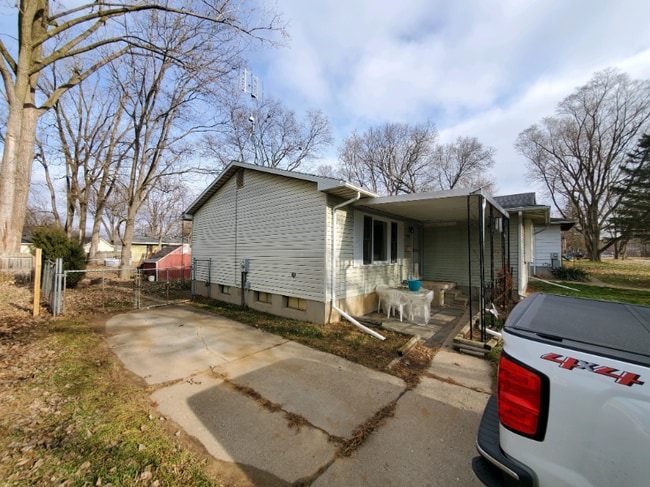 Building Photo - 2719 Eaton Pl