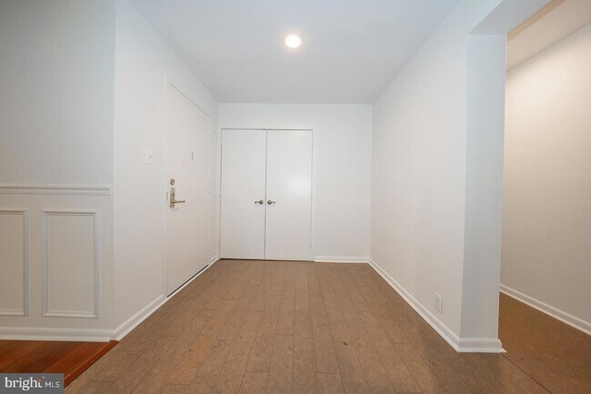 Foto del edificio - 1640 Oakwood Dr
