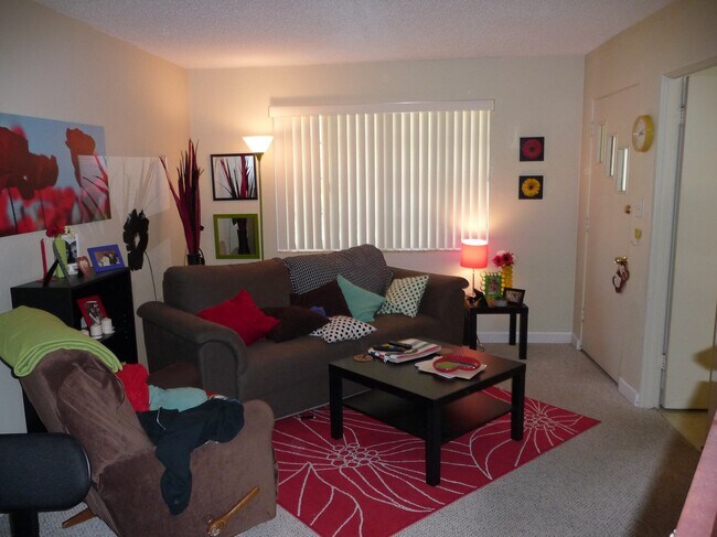 Foto del edificio - 642 E Harwood St
