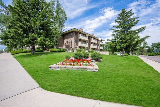 Community Exterior - The Courtyard At Lakewood Senior Apartments