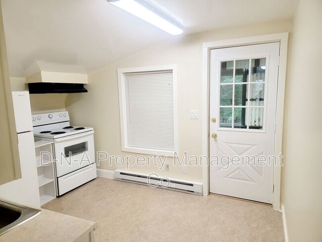 Building Photo - 122 Maggie Way