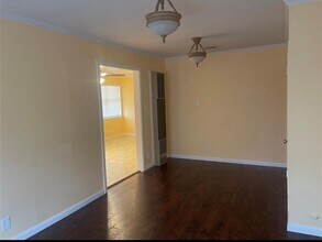 Building Photo - 605 Tovrea Rd