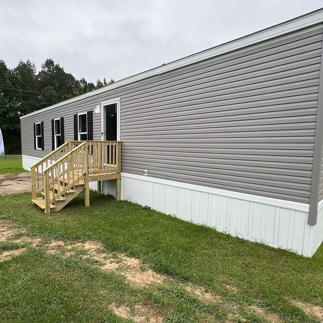 Building Photo - 16800 Jessica Rd