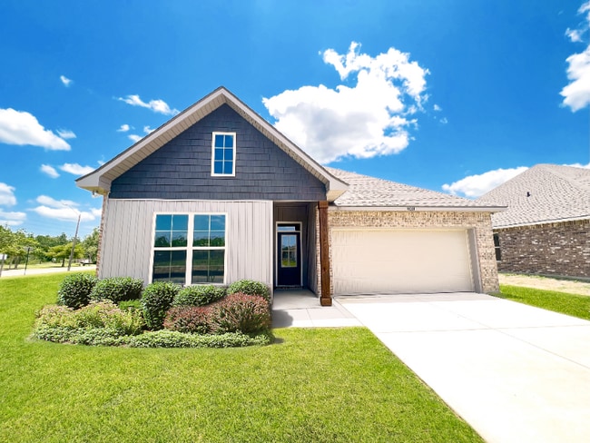 Building Photo - 18031 Evergreen Dr