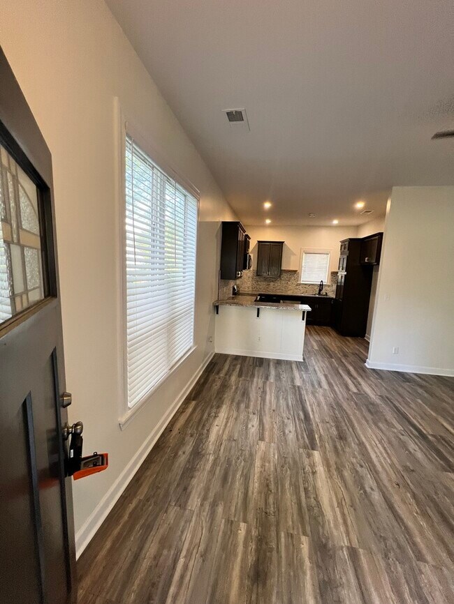 Foto del edificio - Newly Renovated Rental Home
