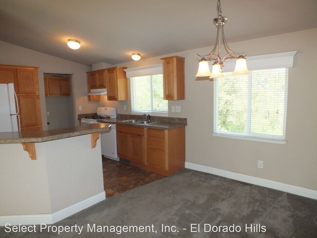 Foto del edificio - 3 br, 2 bath House - 4540 Cothrin Ranch Road