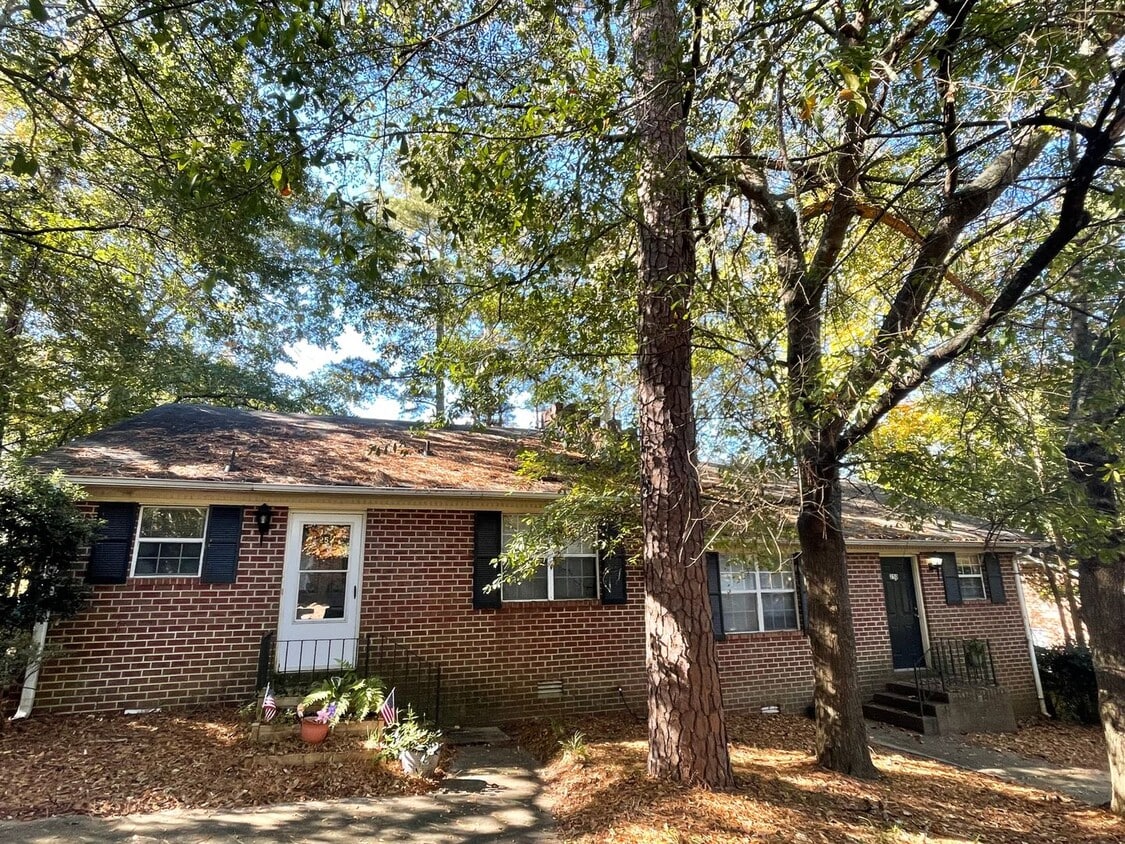 2/2 Duplex in 5 POINTS near Memorial Park!!! Available April 2026 - 2/2 Duplex in 5 POINTS near Memorial Park!!! Available April 2026