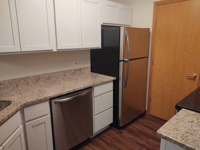 Building Photo - 1584 W Crystal Rock Ct