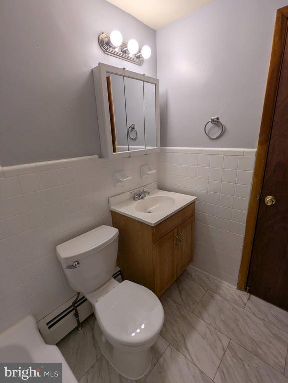 Building Photo - 708 Carmen Dr