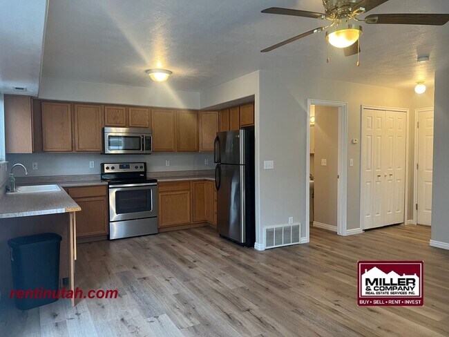 Building Photo - Nice Millcreek Townhouse For Rent!