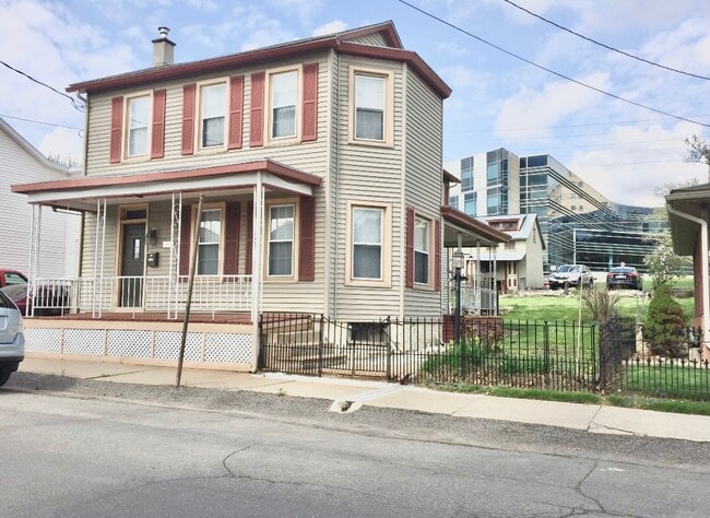 Foto del edificio - 1044 Cherry St