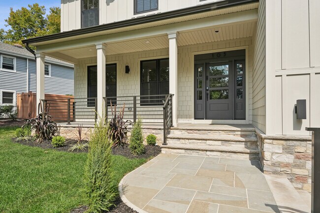 Foto del edificio - 105 Squire Hill Rd