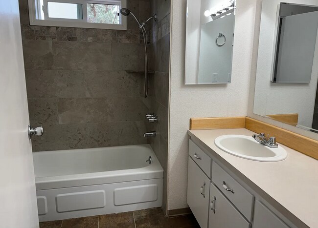 Building Photo - 20618 Silas Dr