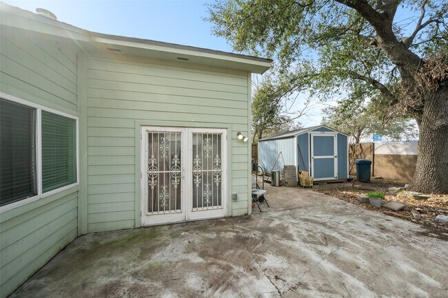 Foto del edificio - 16170 Golden Sands Dr