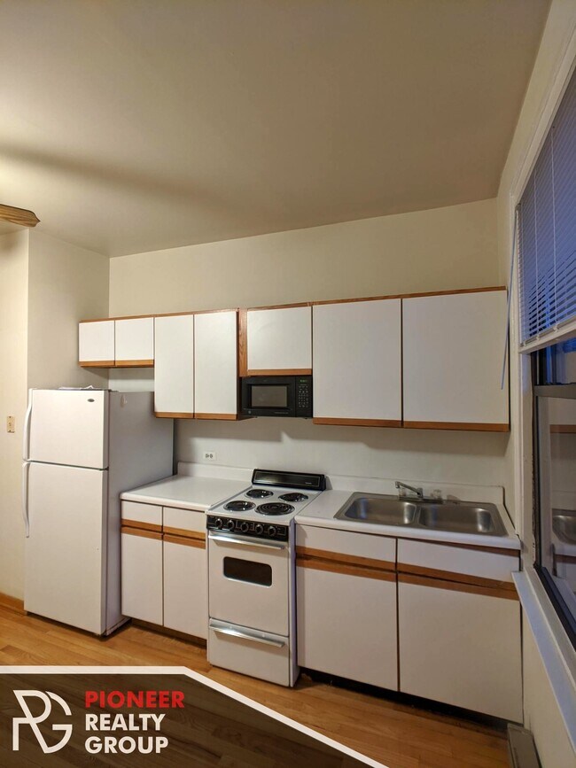 Foto del edificio - 633 W Barry Ave