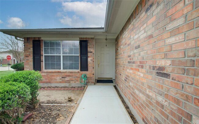 Foto del edificio - 9730 Fieldbloom Ln