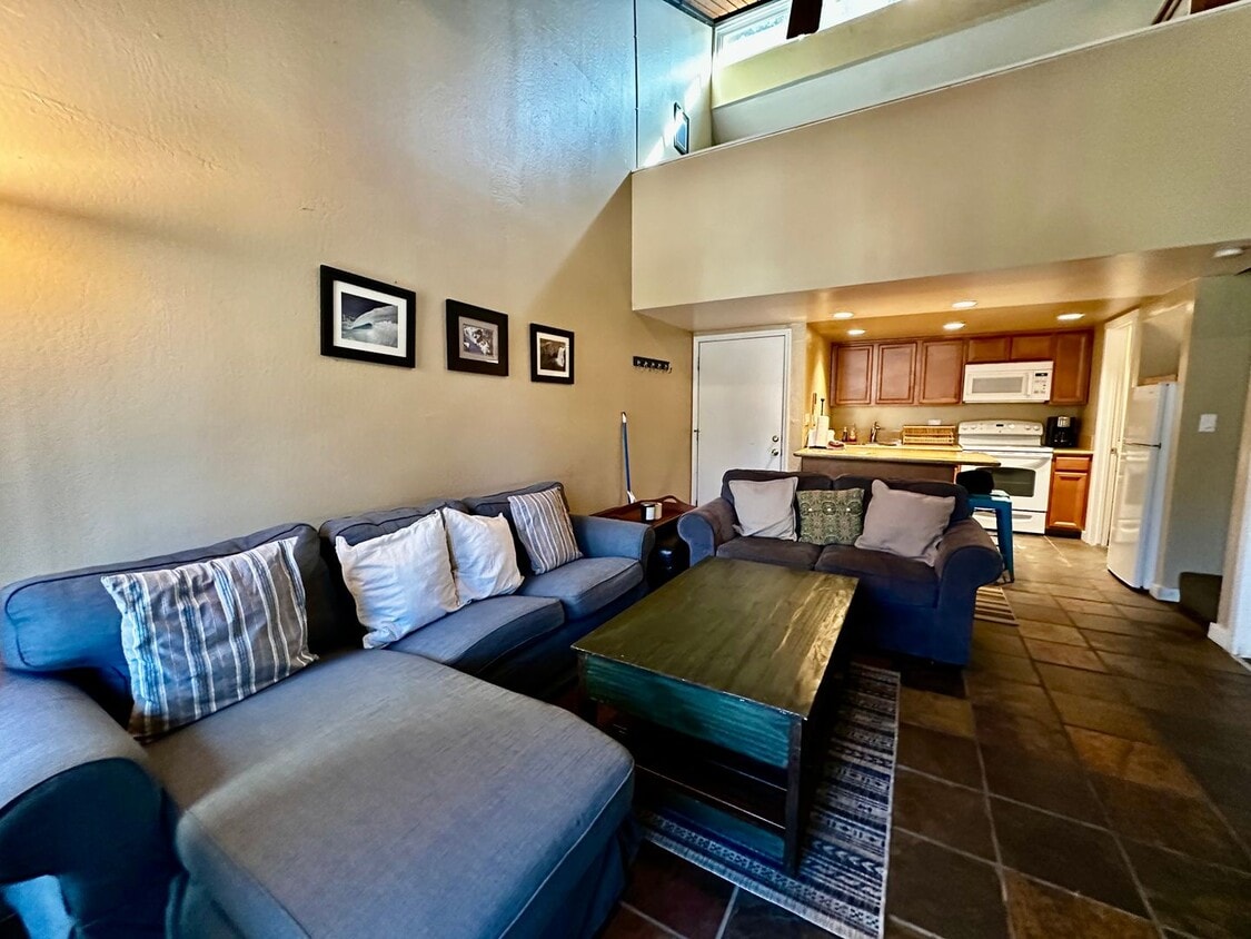 Foto principal - Spacious 2 Bed + Bonus Bedroom, 2 Bath Apa...