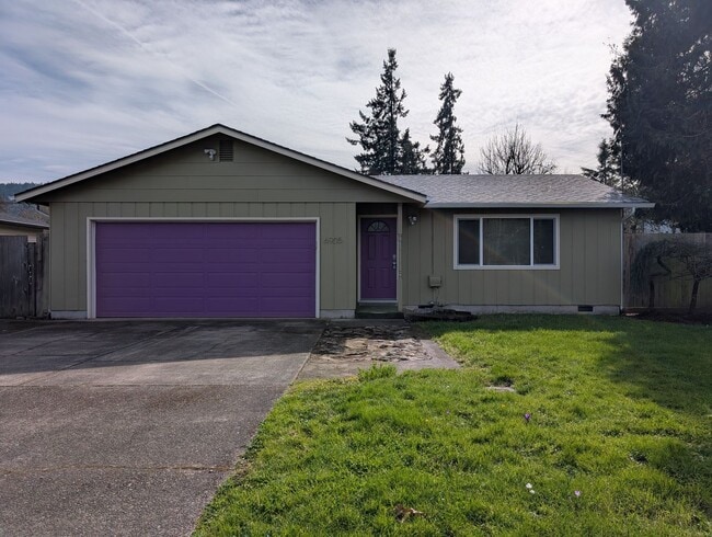 Building Photo - Great 4bed/1.5 bath home with bonus space and additonal storage