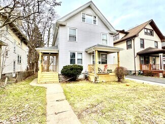 Building Photo - 93 Penhurst St