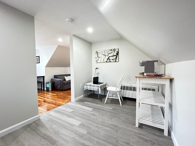 Foto del edificio - 16 Lewis Ave