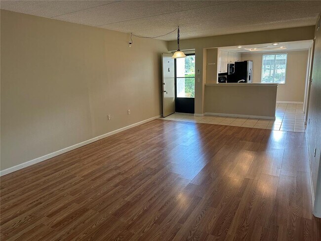 Building Photo - 119 Cypress Ct