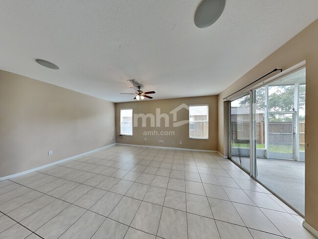 Building Photo - 563 Worcester Ct