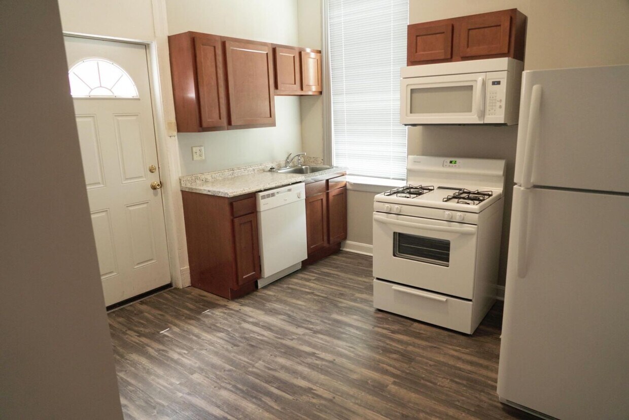 Foto principal - 3225 Bishop St