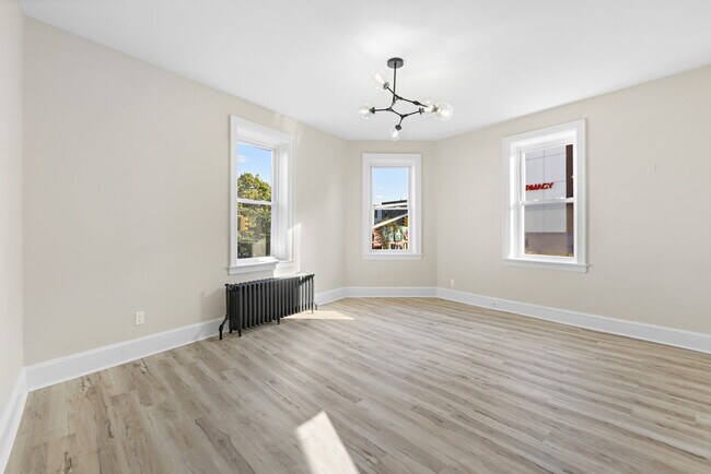 Building Photo - 731 Anderson Ave