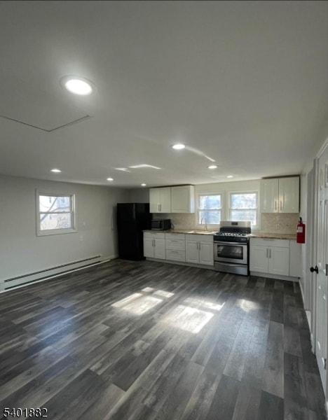 Building Photo - 10 Hopper St