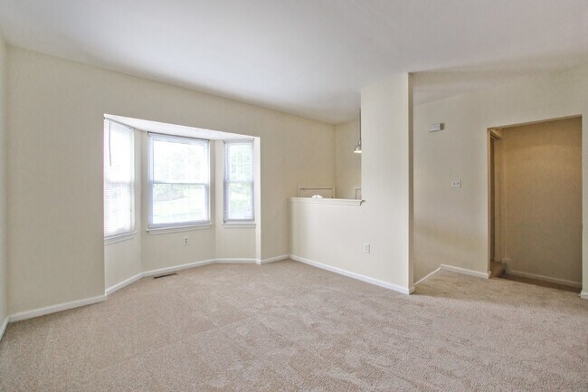 Building Photo - 10679 Campus Way S