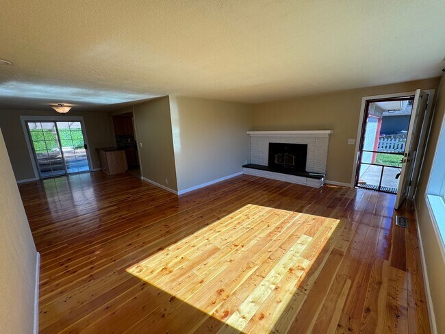 Foto del edificio - Burlington 3 Bedroom 1.5 Bathroom