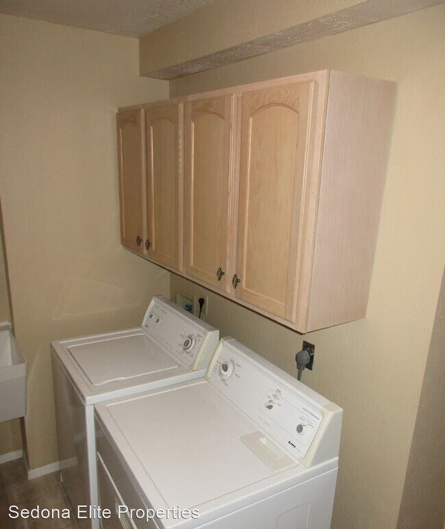 Building Photo - 3 br, 2 bath House - 130 Canyon Circle Unit 4