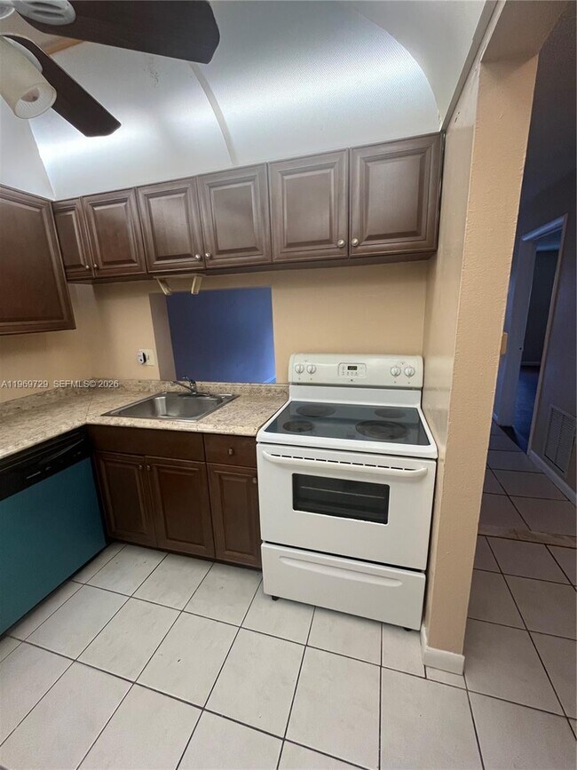 Foto del edificio - 2800 NW 56th Ave