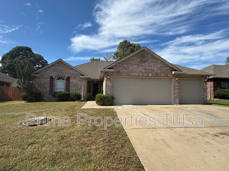 Foto principal - 1208 S 35th St