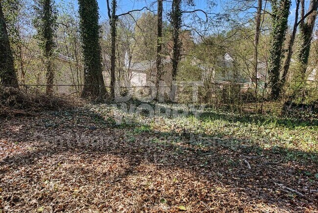 Building Photo - 1118 Duke St