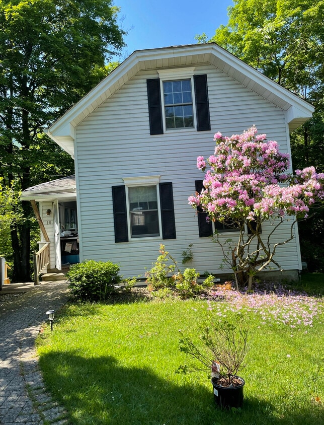 18 Hedges Ave, Cornwall On Hudson, NY 12520 House Rental in Cornwall