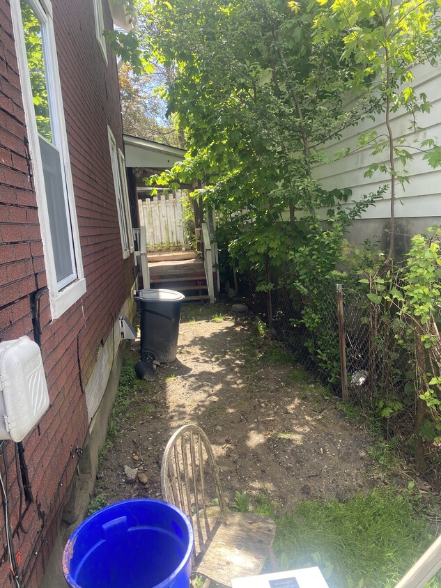 Side - 132 Bunny Ln