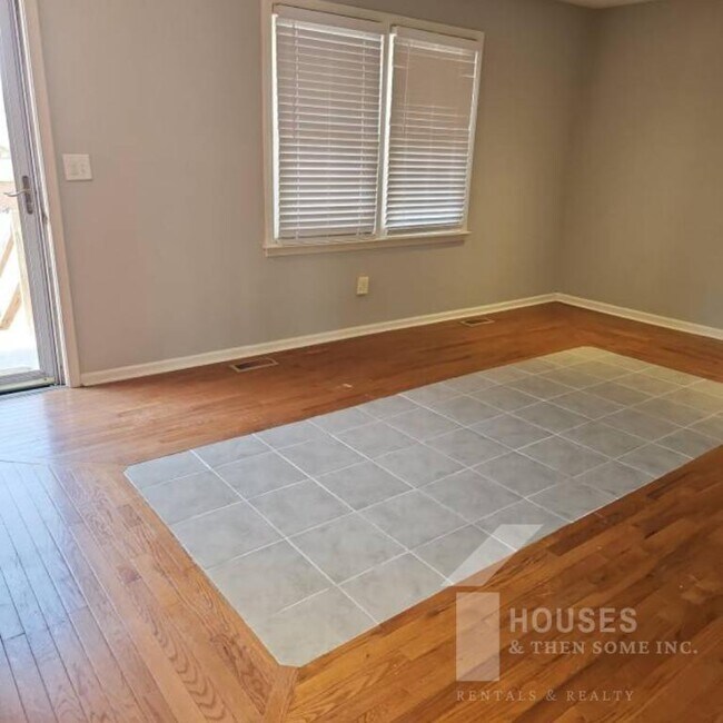 Foto del edificio - 423 Rollingwood Dr