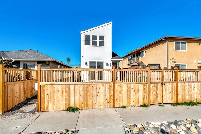 Foto del edificio - 4048 Cherokee Ave