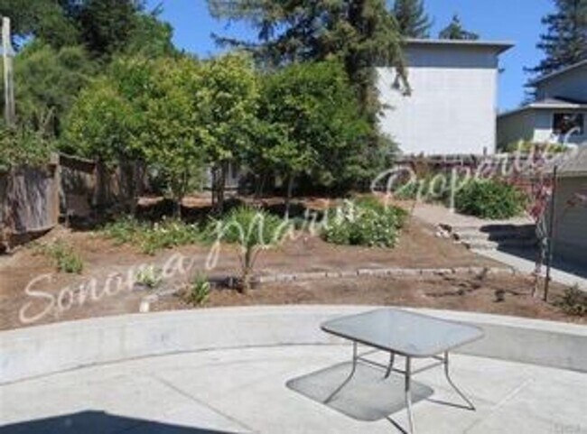 Building Photo - Historic Thomas House – A Rare Rental Opportunity in Petaluma! 2bd/2.5baths West Petaluma