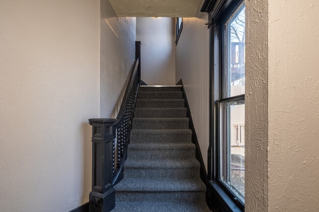 Building Photo - 409 N. 25th St.