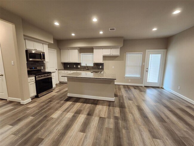 Building Photo - 1506 La Delle St