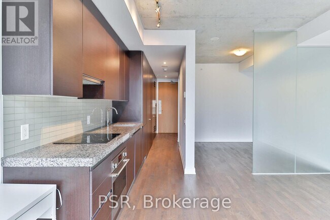 Photo du bâtiment - 629 King St W