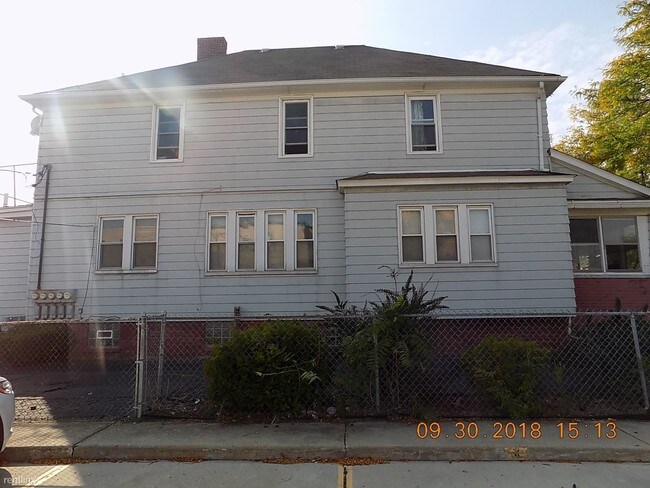 Building Photo - 1 br, 1 bath  - 337 Eureka Rd Apt 2