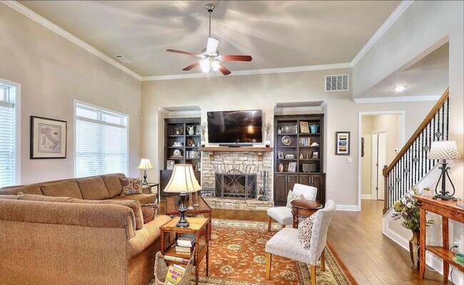 Building Photo - 2638 E Princeton Dr