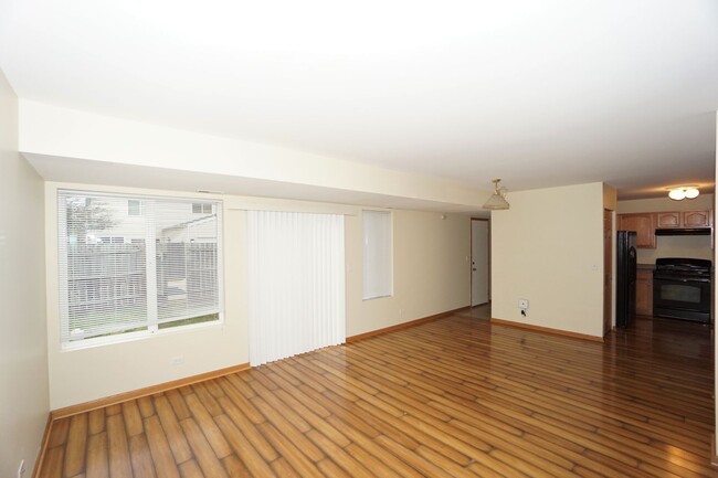 Foto del edificio - Large 3 bedroom 2.5 Bath + Loft + 3 car ga...