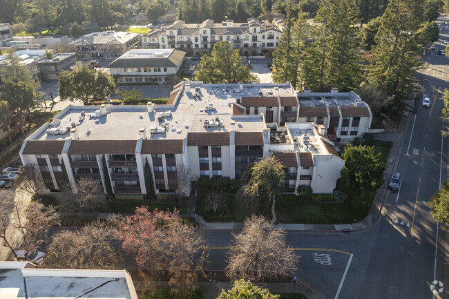 Building Photo - 226 W Edith Ave